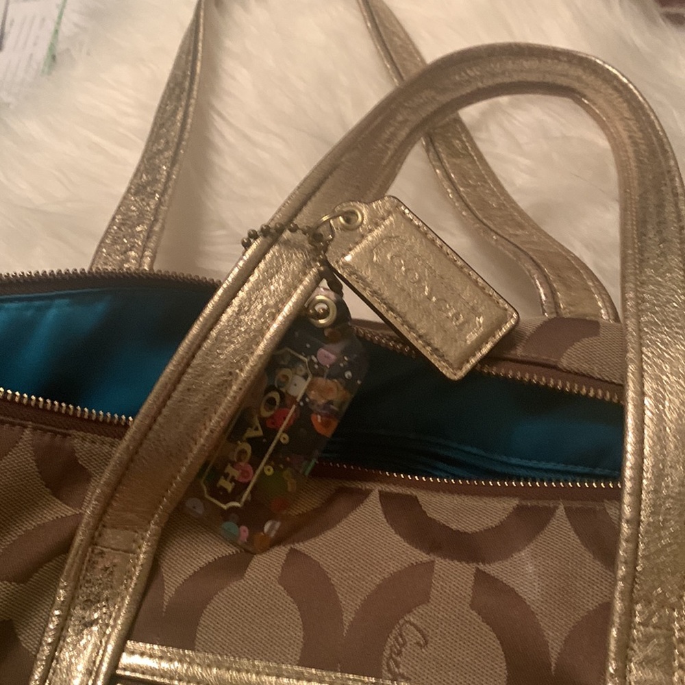 Coach - Picture 2 of 4